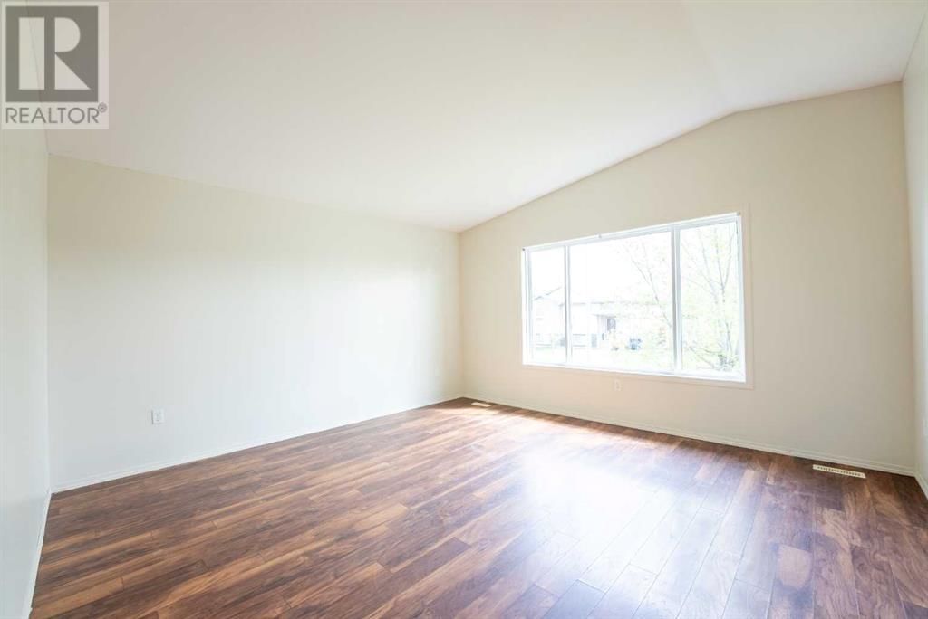 136 Mt Sundance Crescent West Lethbridge, Alberta