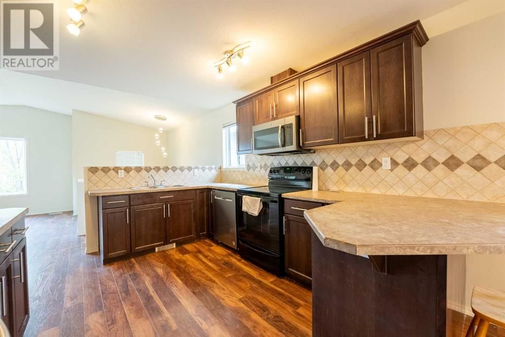 136 Mt Sundance Crescent West Lethbridge, Alberta