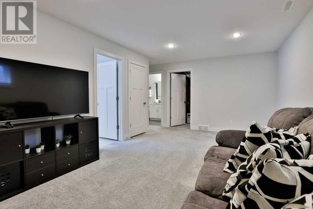 942 Miners Boulevard West Lethbridge, Alberta
