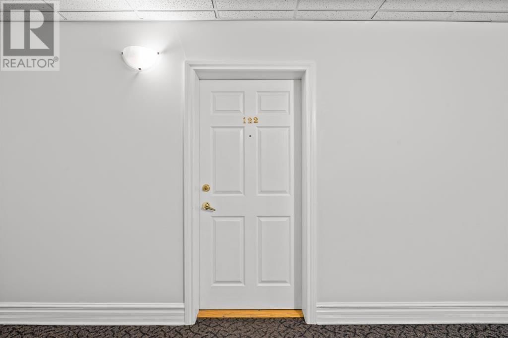 126 14 AVENUE SOUTHWEST Image 3