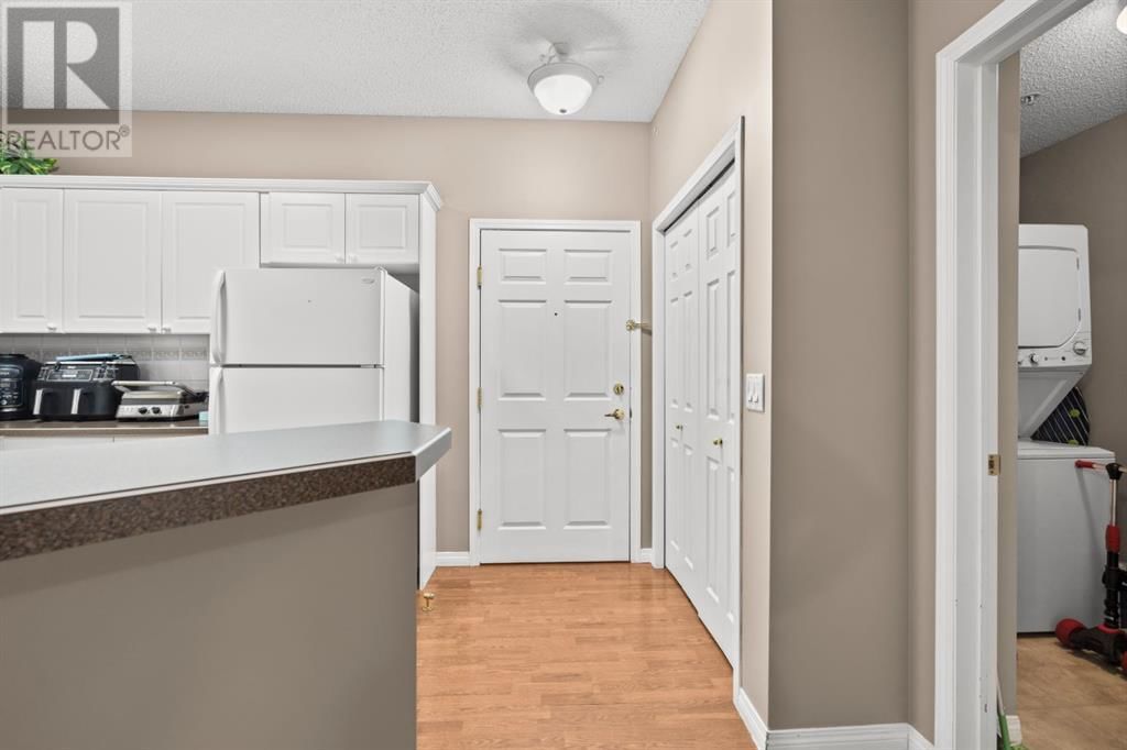 126 14 AVENUE SOUTHWEST Image 5