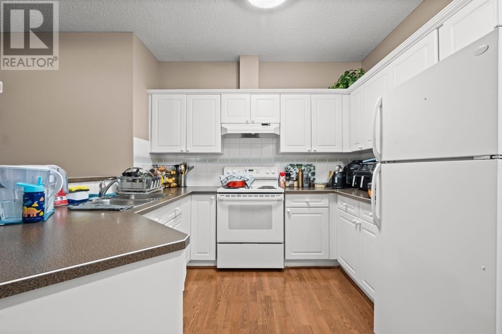126 14 AVENUE SOUTHWEST Image 6