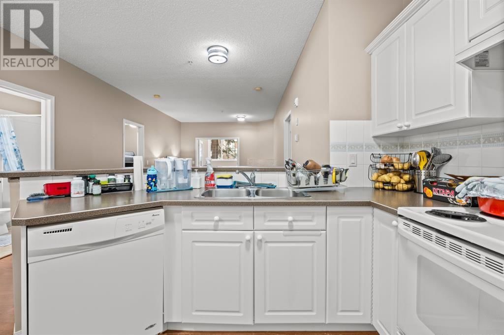 126 14 AVENUE SOUTHWEST Image 9