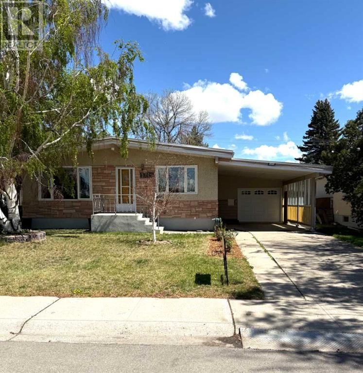 1319 28 Street South Lethbridge, Alberta