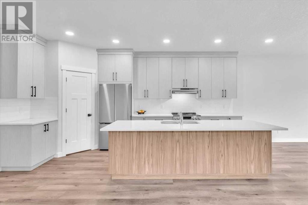 1016 LIMIT AVENUE Image 10