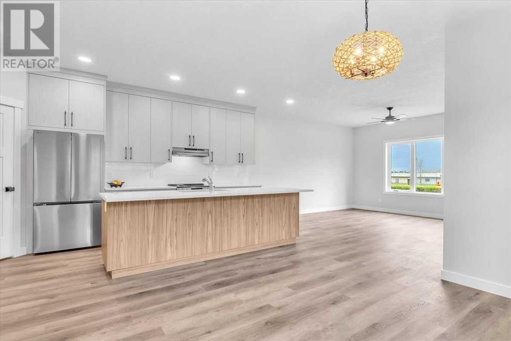 1016 LIMIT AVENUE Image 11