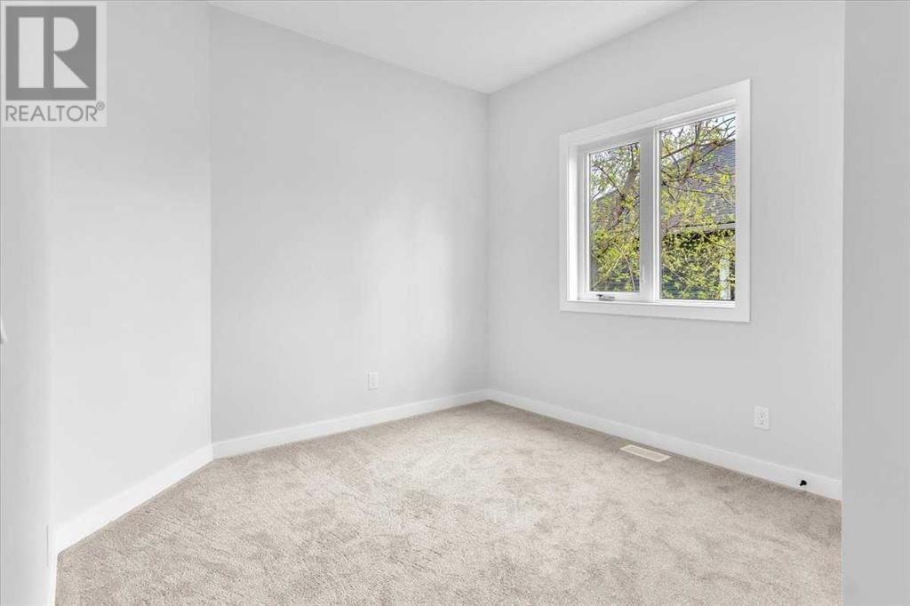1016 LIMIT AVENUE Image 25