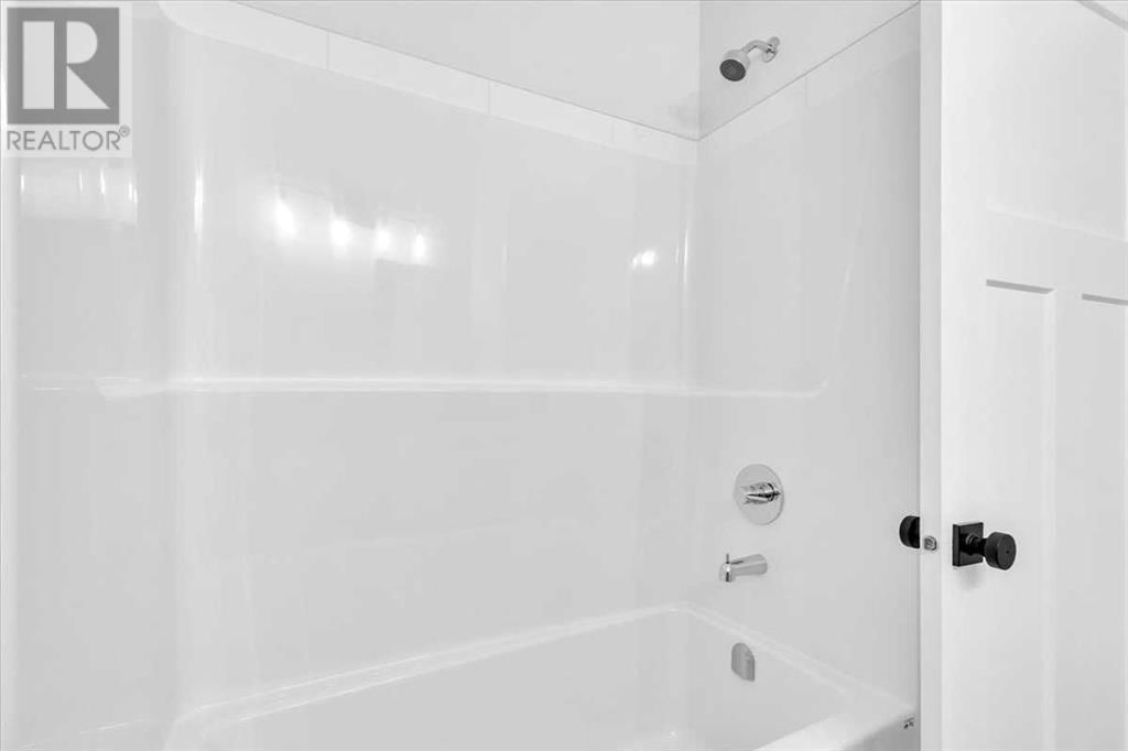 1016 LIMIT AVENUE Image 28