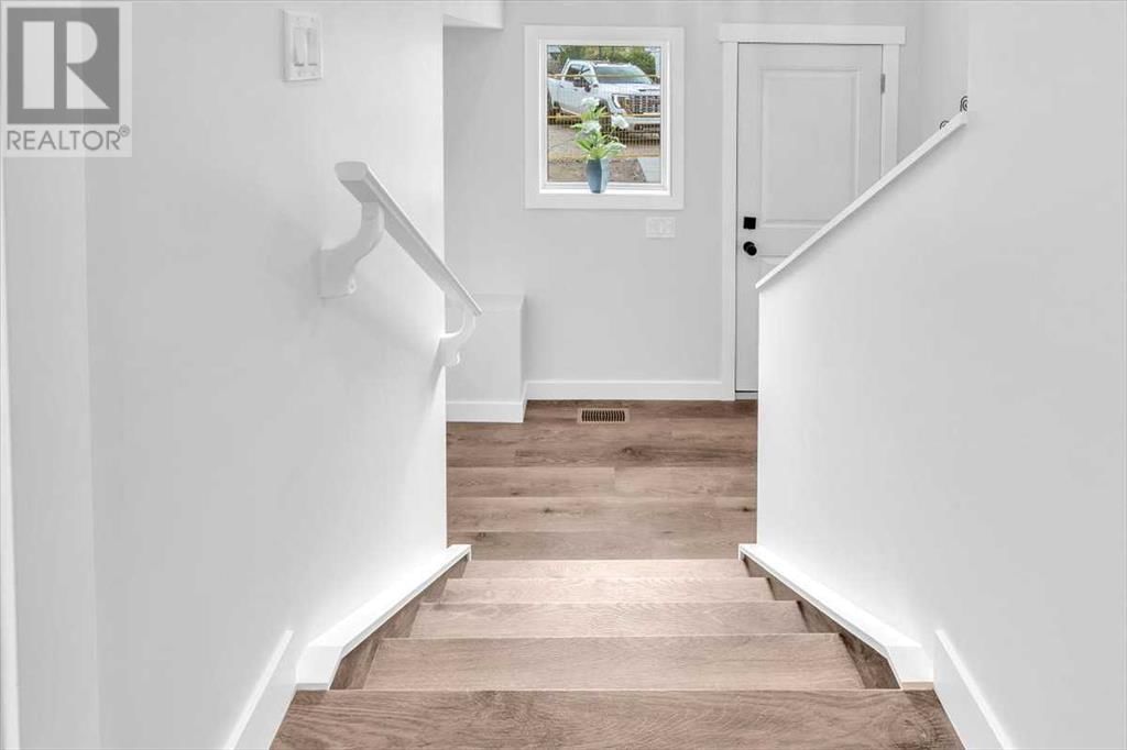 1016 LIMIT AVENUE Image 30