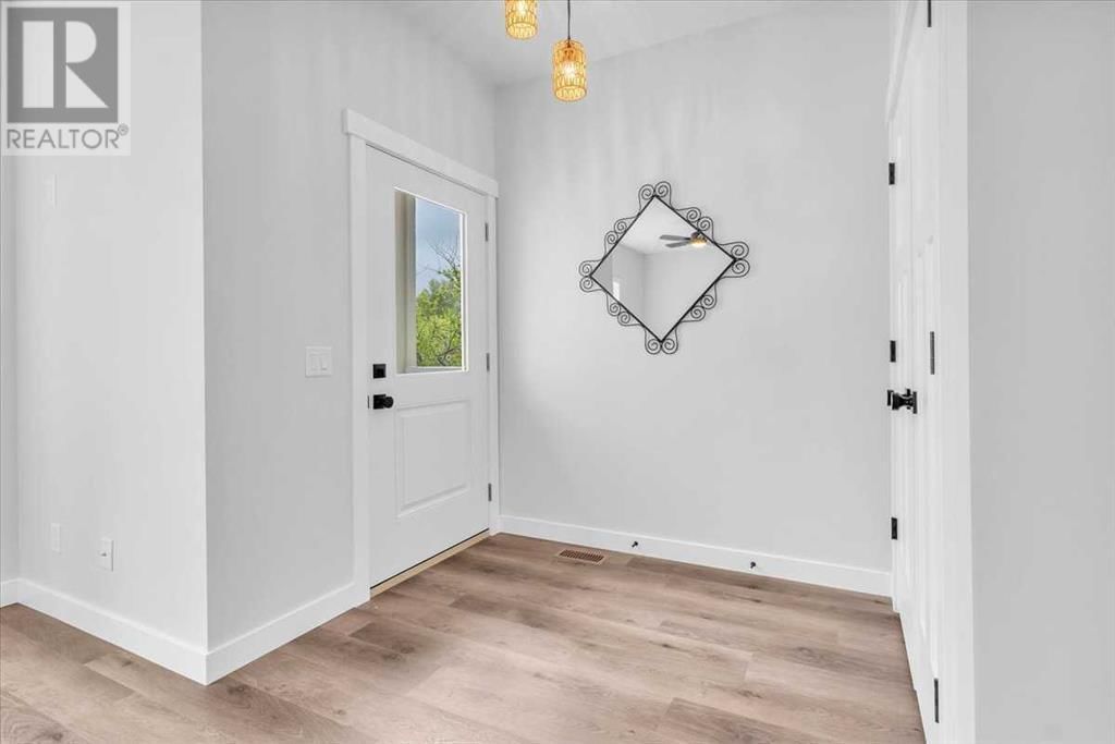 1016 LIMIT AVENUE Image 4