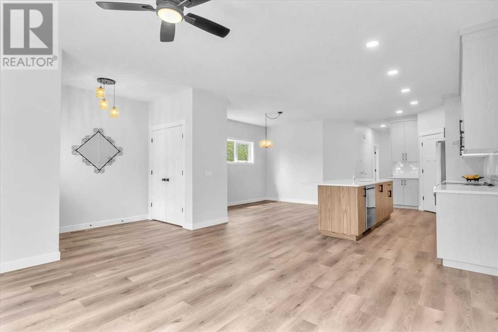 1016 LIMIT AVENUE Image 8