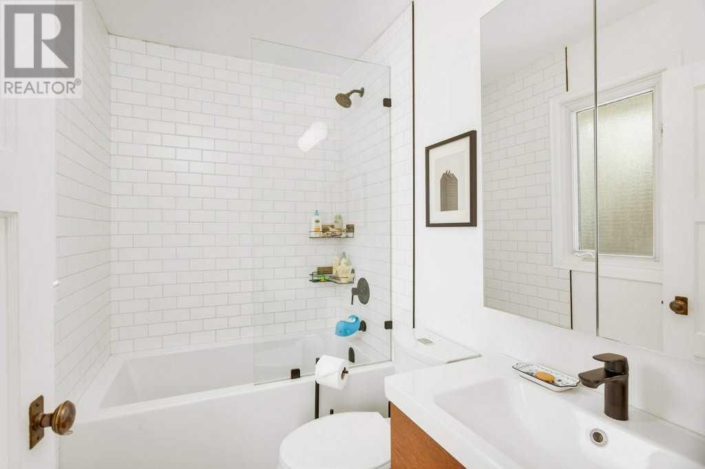 3514 42 AVENUE Image 19