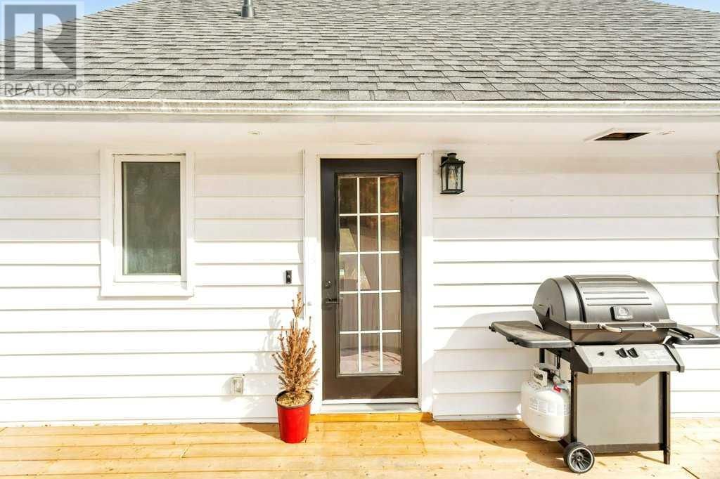3514 42 AVENUE Image 32