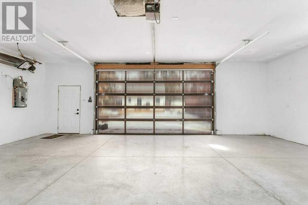 3514 42 AVENUE Image 43