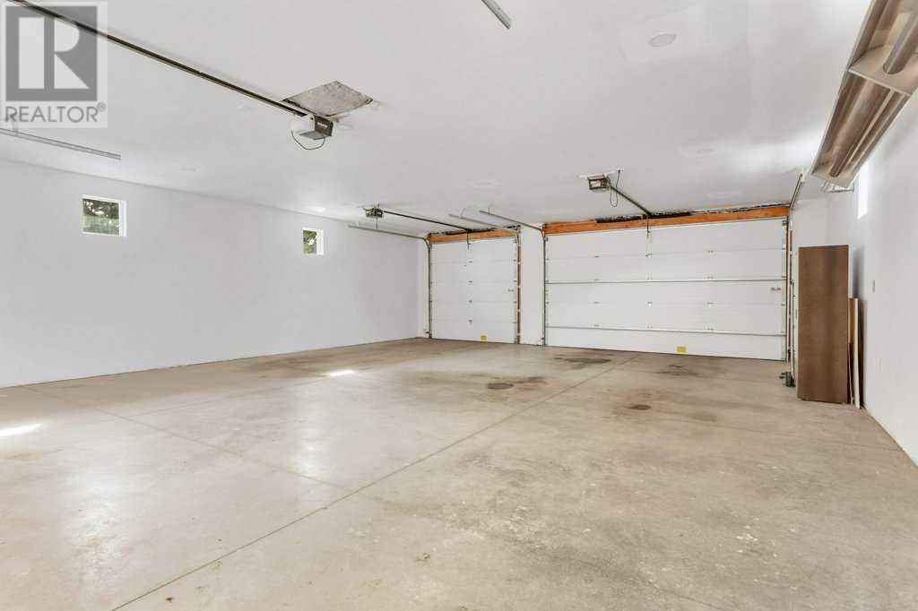 3514 42 AVENUE Image 44