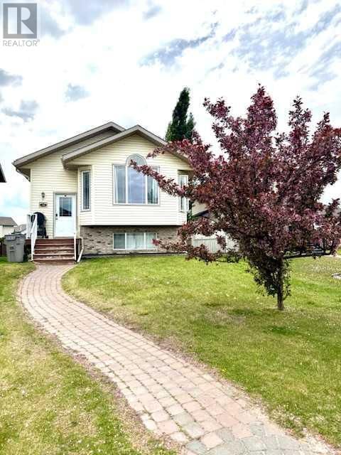 10 Pinnacle Lane Grande Prairie, Alberta
