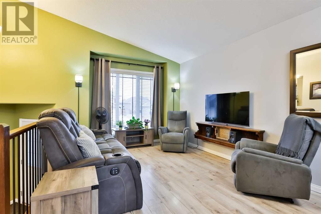 53 Coalbanks Link West Lethbridge, Alberta