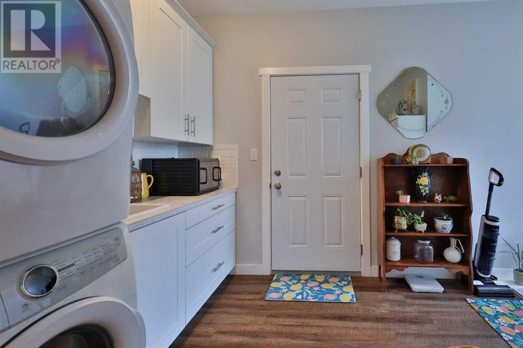 119 2 AVENUE NORTH Image 13
