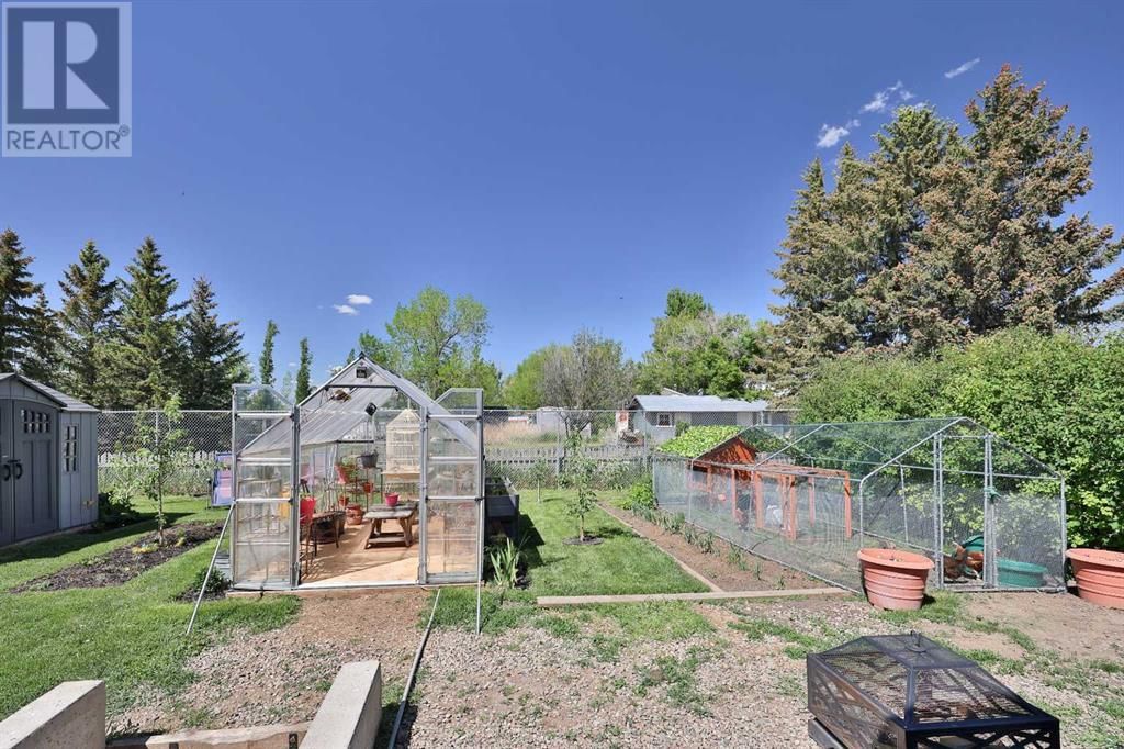 119 2 AVENUE NORTH Image 26
