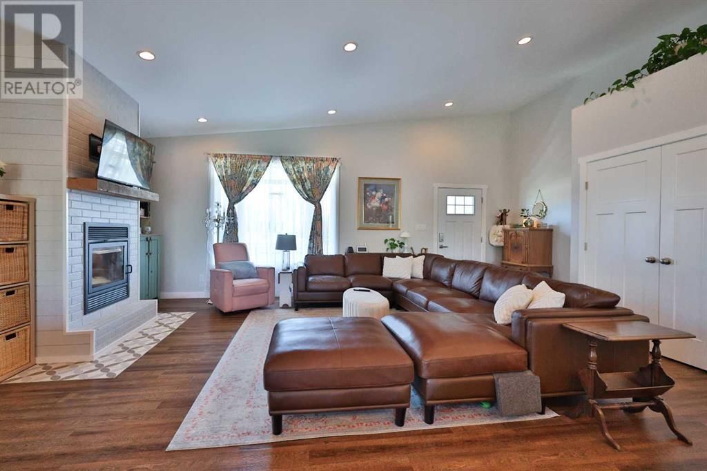119 2 AVENUE NORTH Image 3