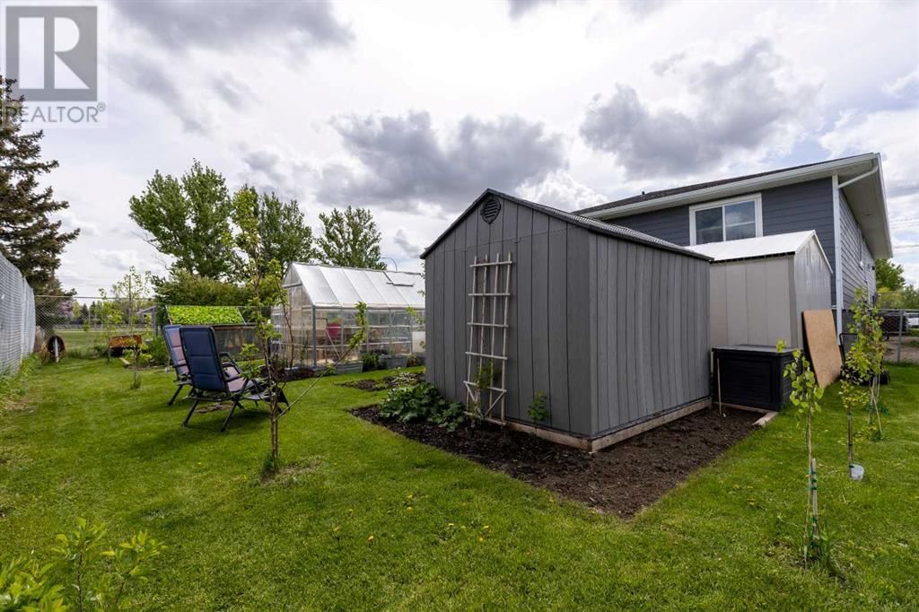 119 2 AVENUE NORTH Image 37