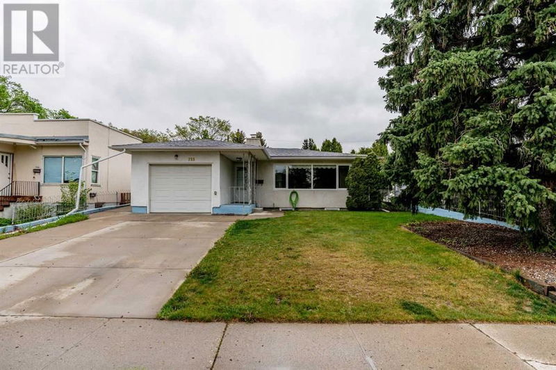733 4 Street South Lethbridge, Alberta