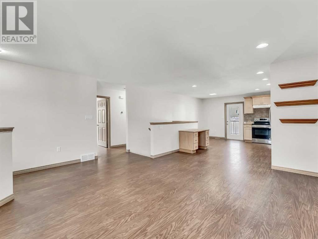 108 SOMERSET ROAD SOUTHEAST Image 12