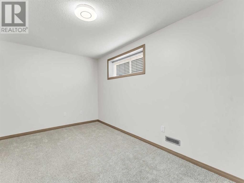 108 SOMERSET ROAD SOUTHEAST Image 33