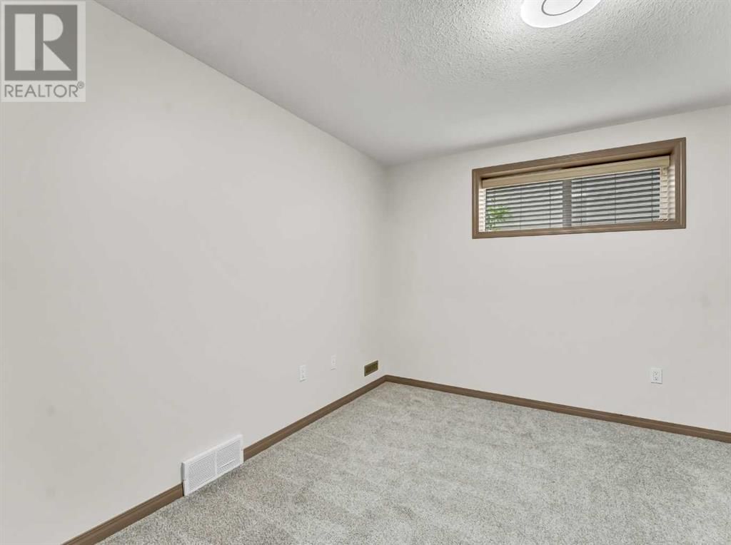 108 SOMERSET ROAD SOUTHEAST Image 35