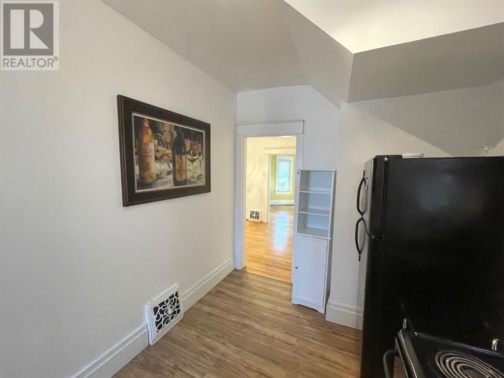522 21 AVENUE SOUTHWEST Image 24