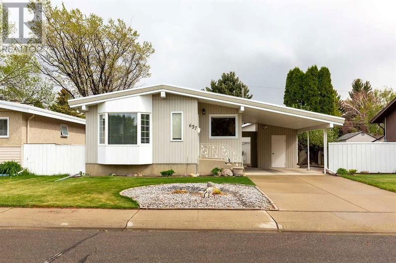 627 25 Street North Lethbridge, Alberta