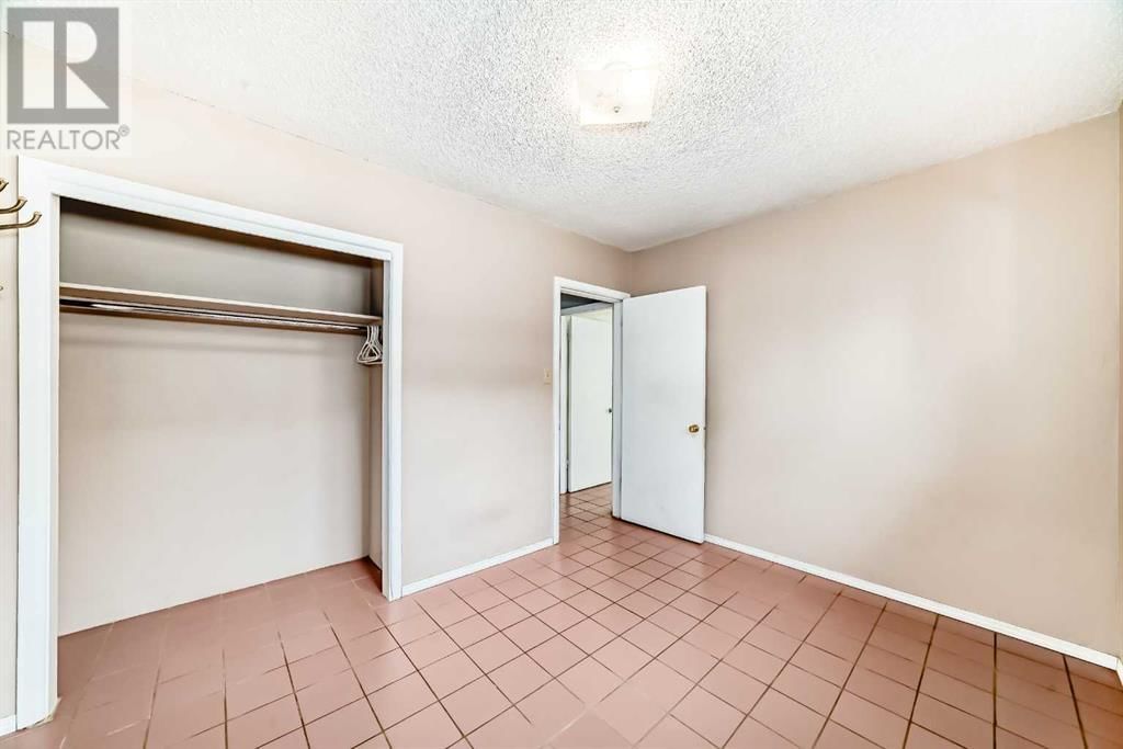 8016 33 AVENUE NORTHWEST Image 15