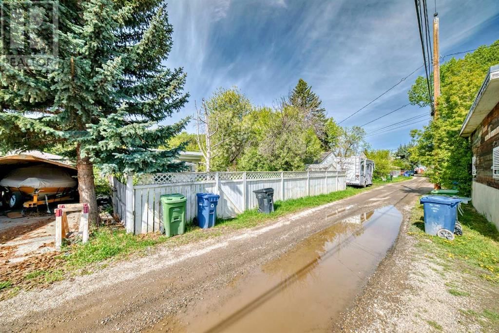 8016 33 AVENUE NORTHWEST Image 41