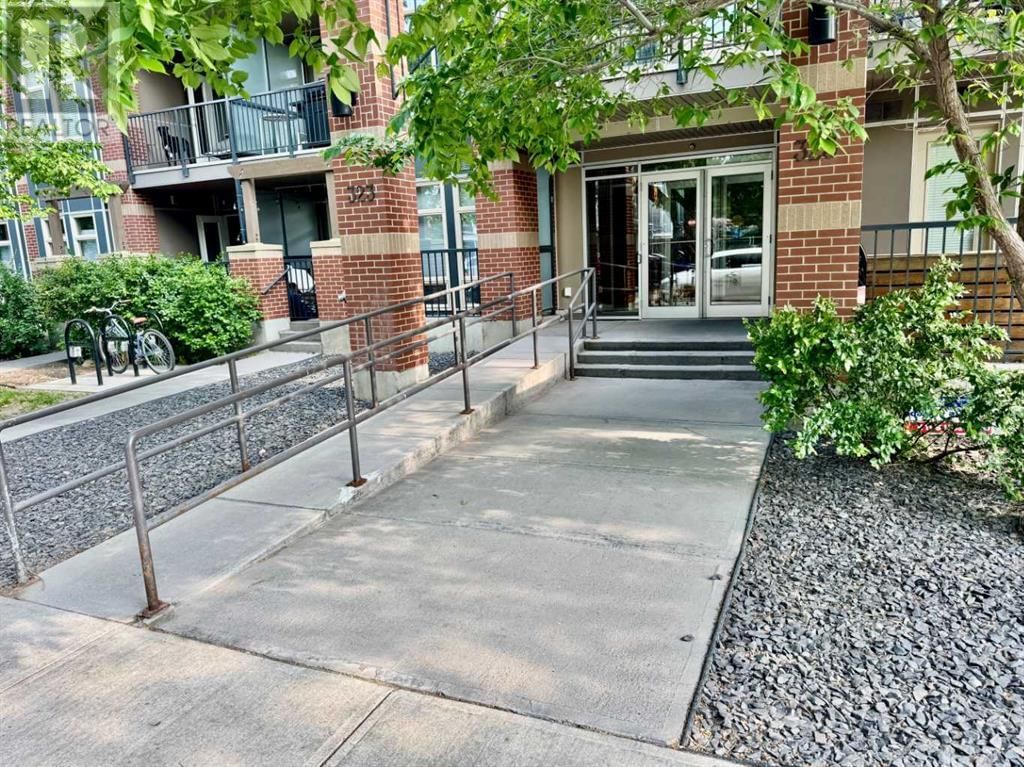 323 20 AVENUE SOUTHWEST Image 2