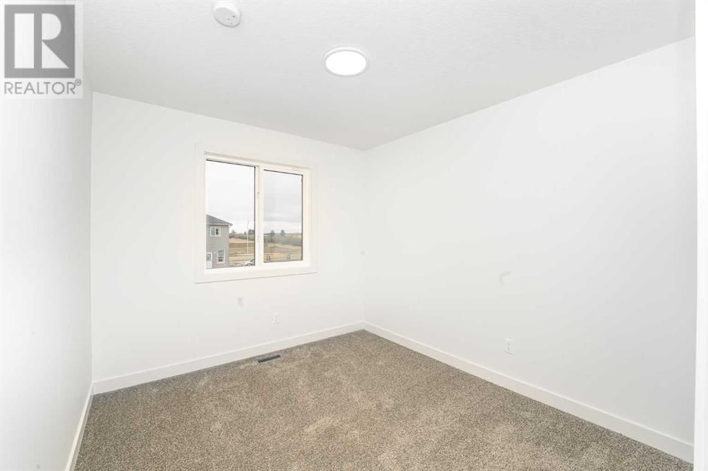 195 BELVEDERE CRESCENT SOUTHEAST Image 16