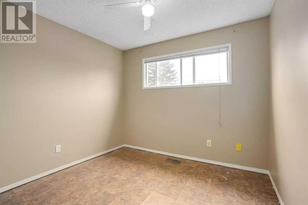 240 30 AVENUE NORTHEAST Image 8