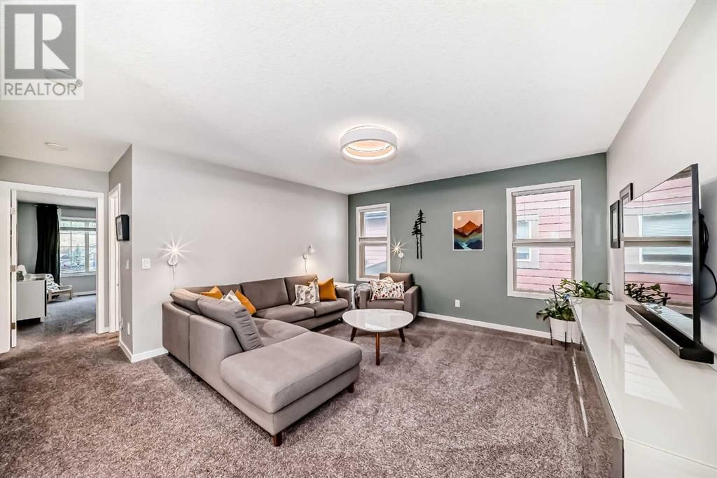 176 RIVIERA WAY Image 1