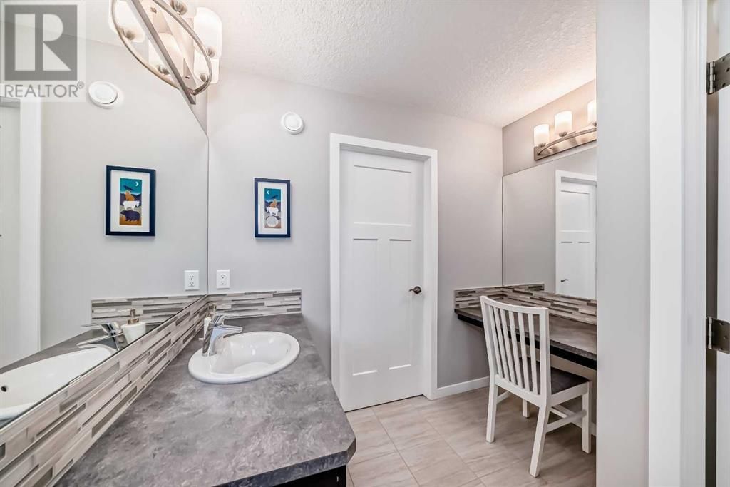 176 RIVIERA WAY Image 29