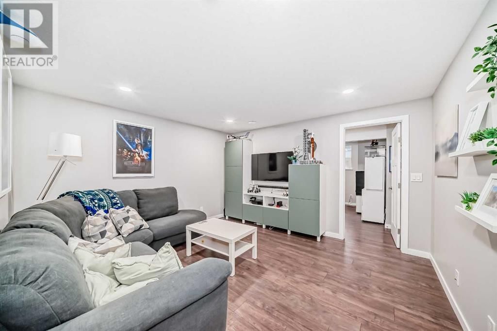 176 RIVIERA WAY Image 3