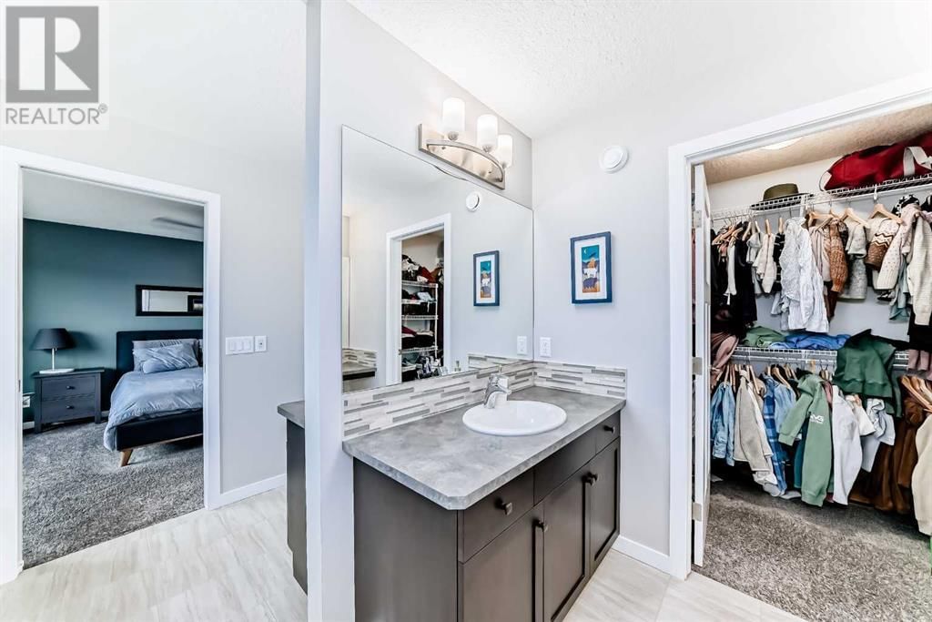 176 RIVIERA WAY Image 30
