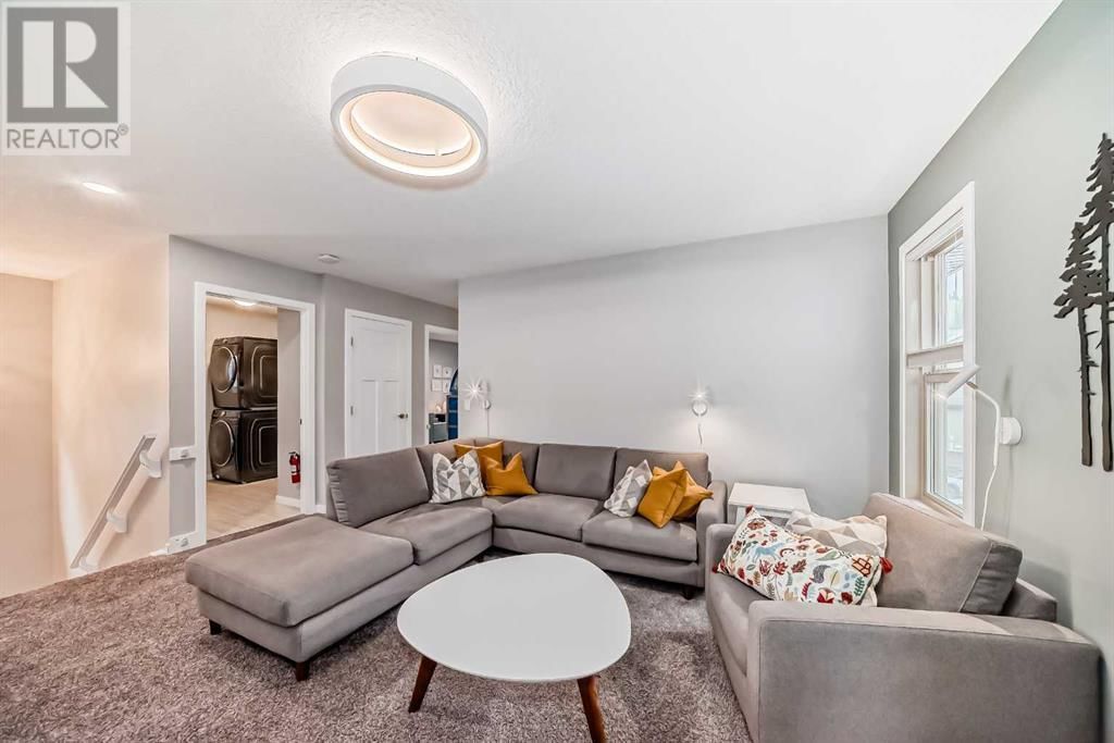 176 RIVIERA WAY Image 34