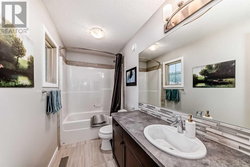 176 RIVIERA WAY Image 35