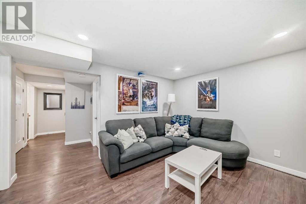176 RIVIERA WAY Image 36