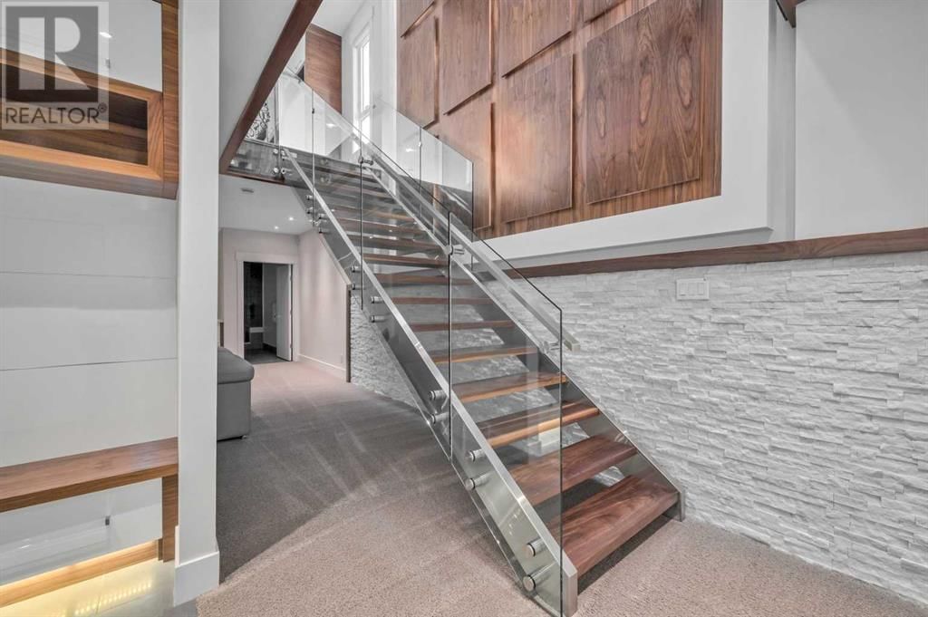 509 31 AVENUE NORTHEAST Image 33