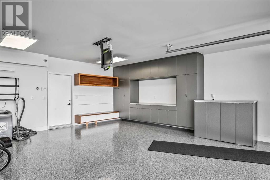 509 31 AVENUE NORTHEAST Image 39