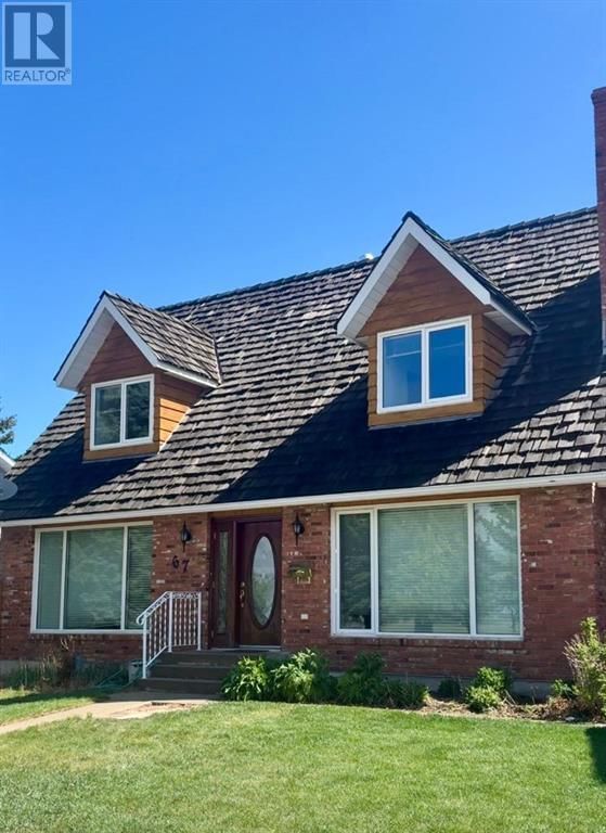 67 Kings Crescent South Lethbridge, Alberta