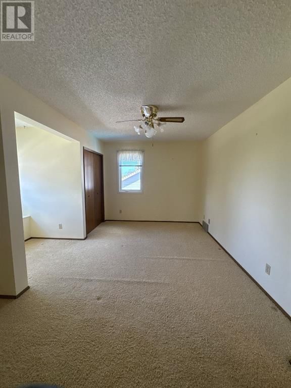 67 Kings Crescent South Lethbridge, Alberta