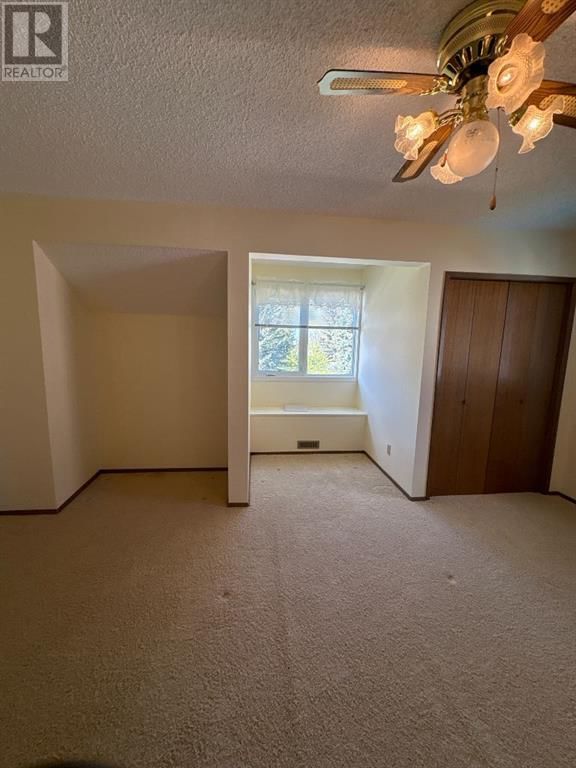 67 Kings Crescent South Lethbridge, Alberta