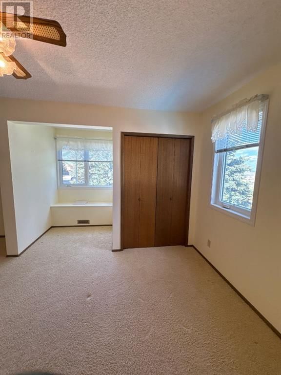 67 Kings Crescent South Lethbridge, Alberta
