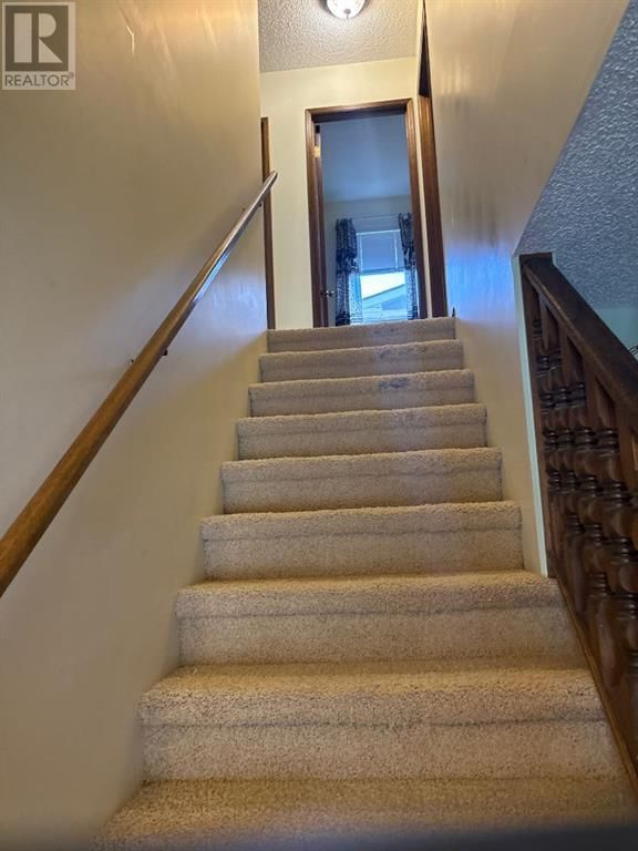 67 Kings Crescent South Lethbridge, Alberta